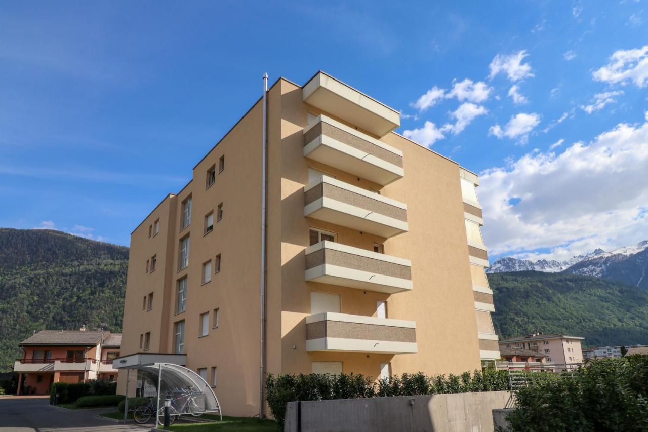 Nice Apartment Ideally Located In Martigny Eksteriør bilde