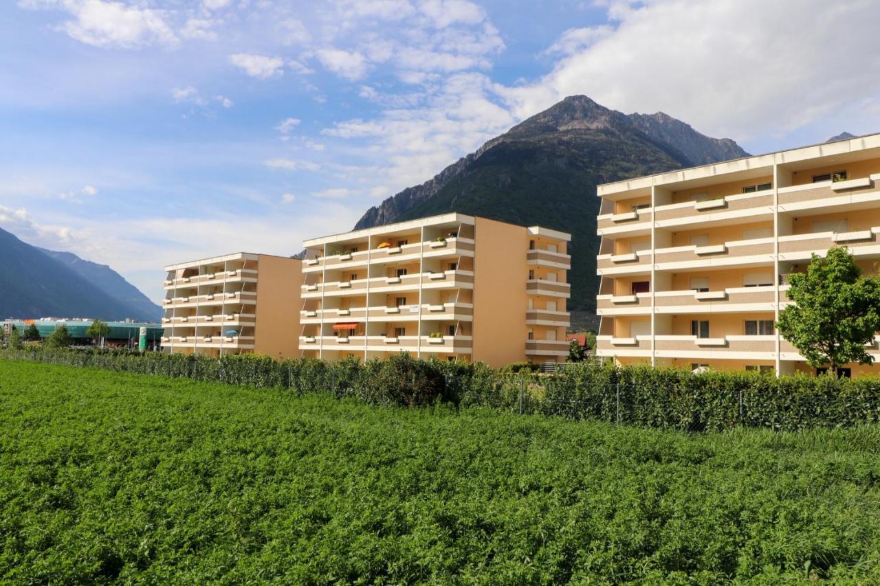 Nice Apartment Ideally Located In Martigny Eksteriør bilde